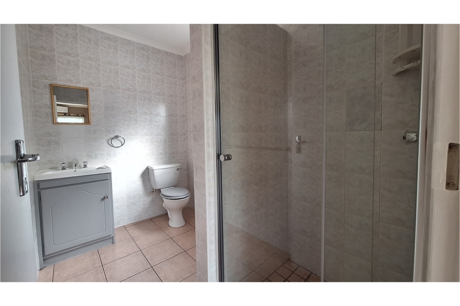 3 Bedroom Property for Sale in Middedorp Western Cape